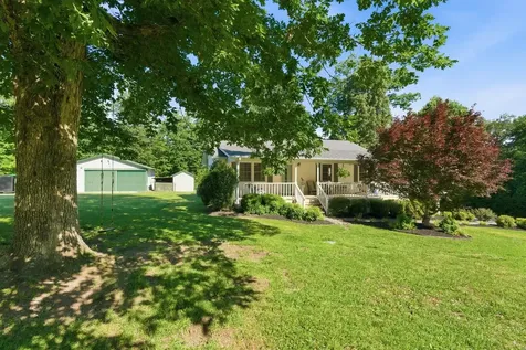 1170 Liberty Road Charlotte TN 37036