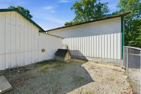 1170 Liberty Road Charlotte TN 37036