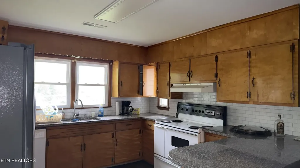 2662 Louisville Road Maryville TN 37801