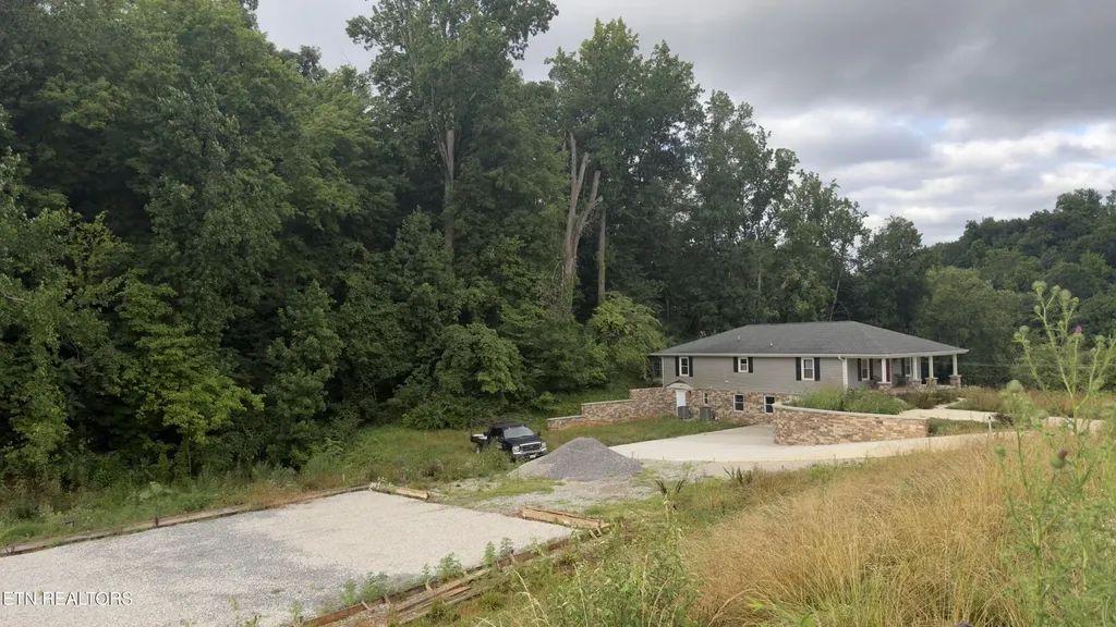 2662 Louisville Road Maryville TN 37801