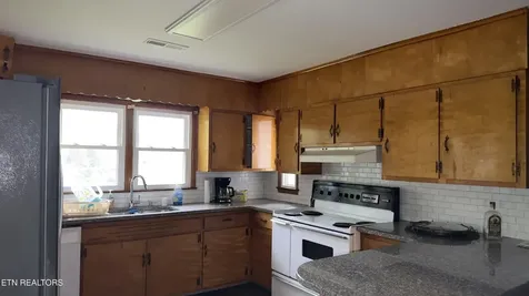 2662 Louisville Road Maryville TN 37801