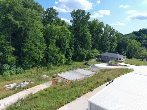 2662 Louisville Road Maryville TN 37801
