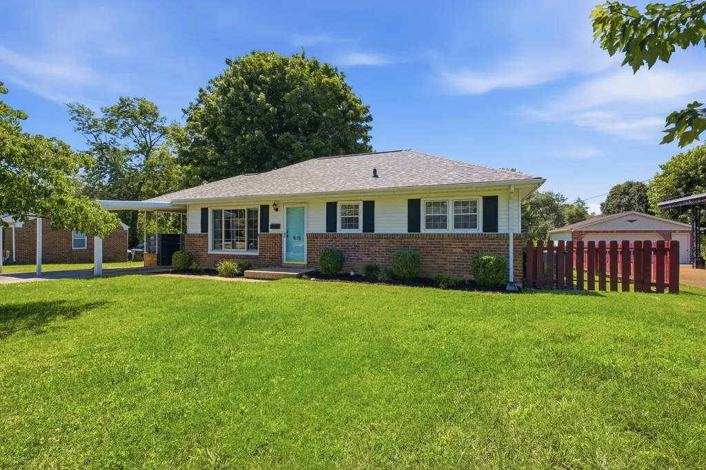 616 Hyde Park Avenue Gallatin TN 37066