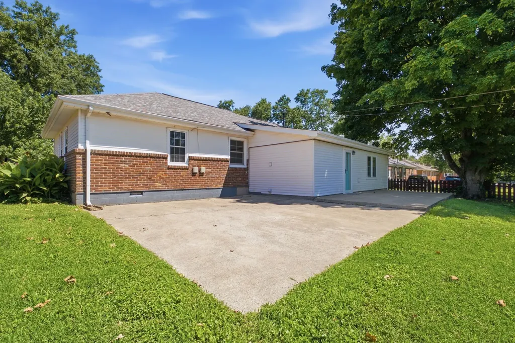 616 Hyde Park Avenue Gallatin TN 37066