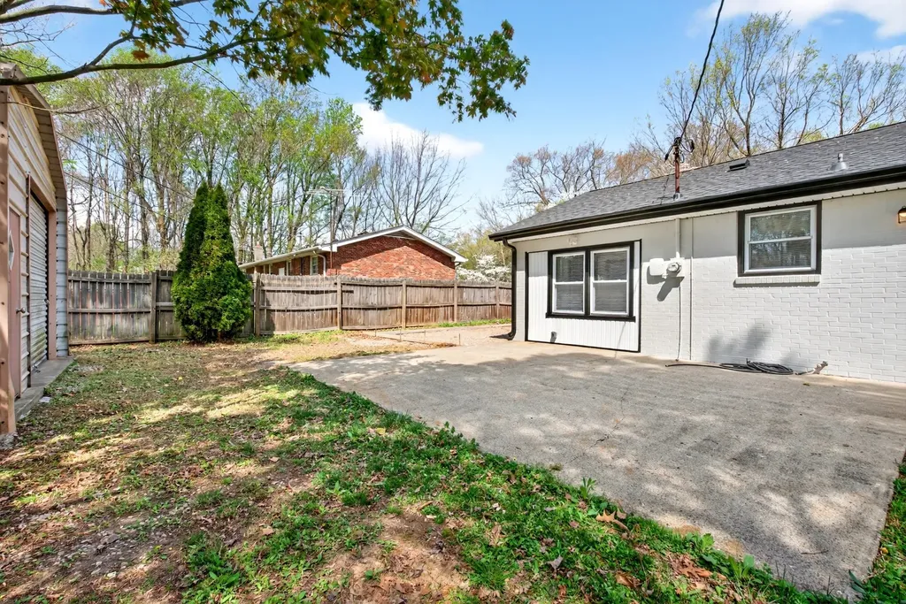 208 Forest Hills Drive Clarksville TN 37040