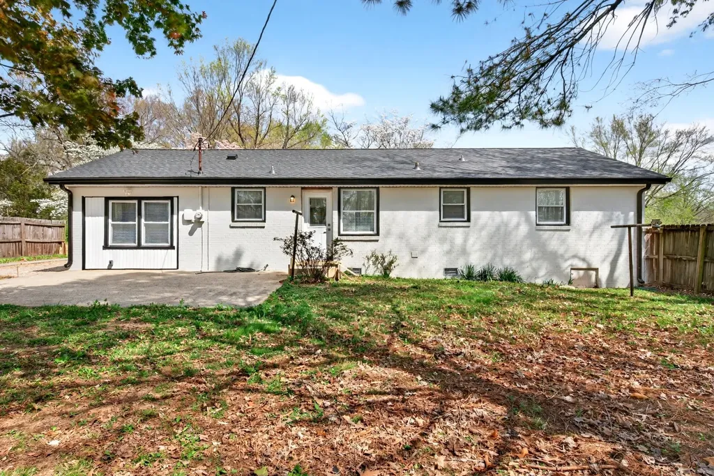 208 Forest Hills Drive Clarksville TN 37040