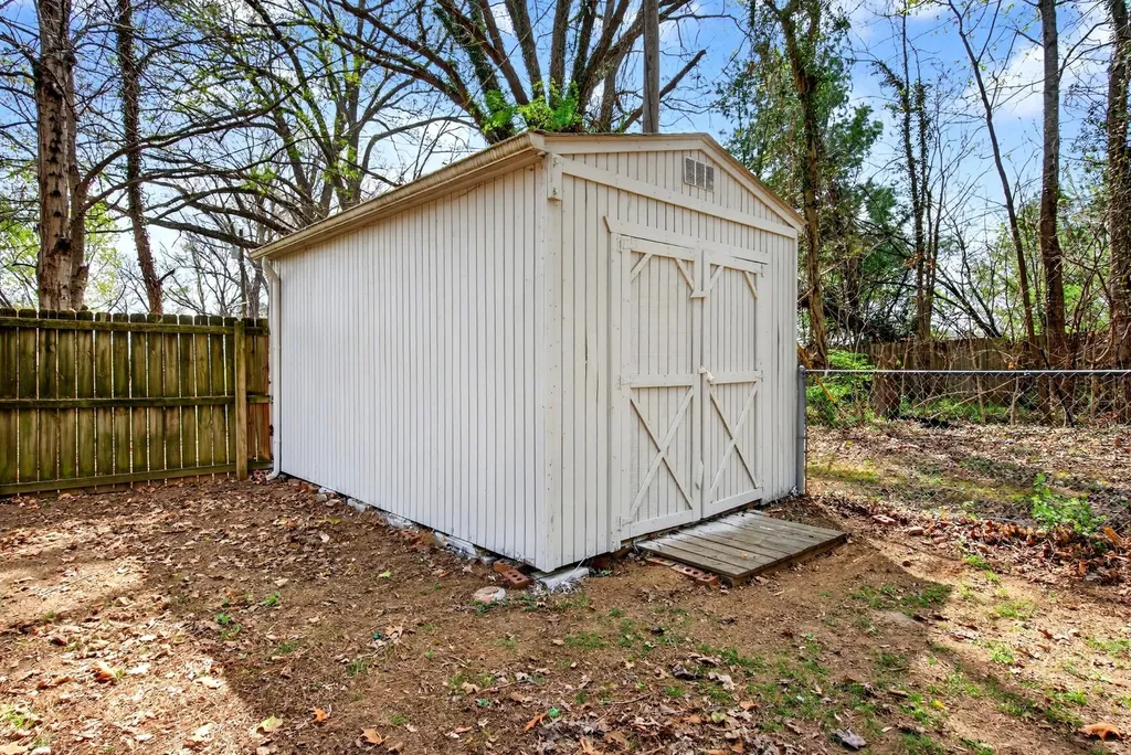 208 Forest Hills Drive Clarksville TN 37040