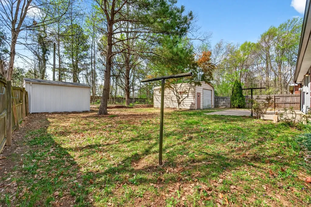 208 Forest Hills Drive Clarksville TN 37040