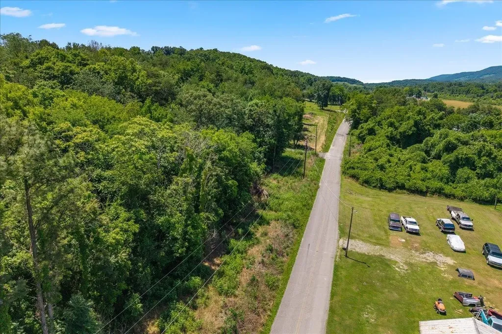 2324 Hinch Street Spring City TN 37381