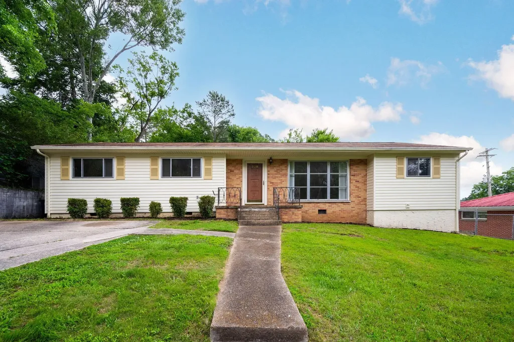708 Claremont Circle Chattanooga TN 37412