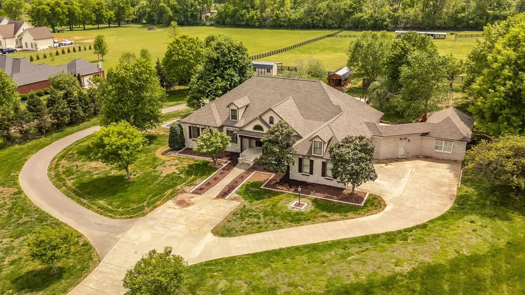 1205 Sequoya Trail Columbia TN 38401