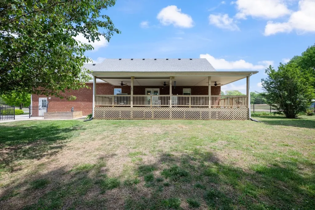 637 Coopertown Road Unionville TN 37180