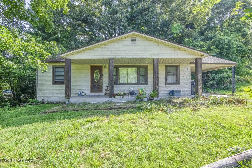 325 W Hills Drive Lenoir City TN 37771