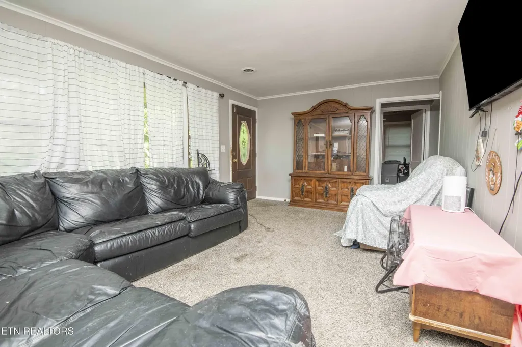 325 W Hills Drive Lenoir City TN 37771