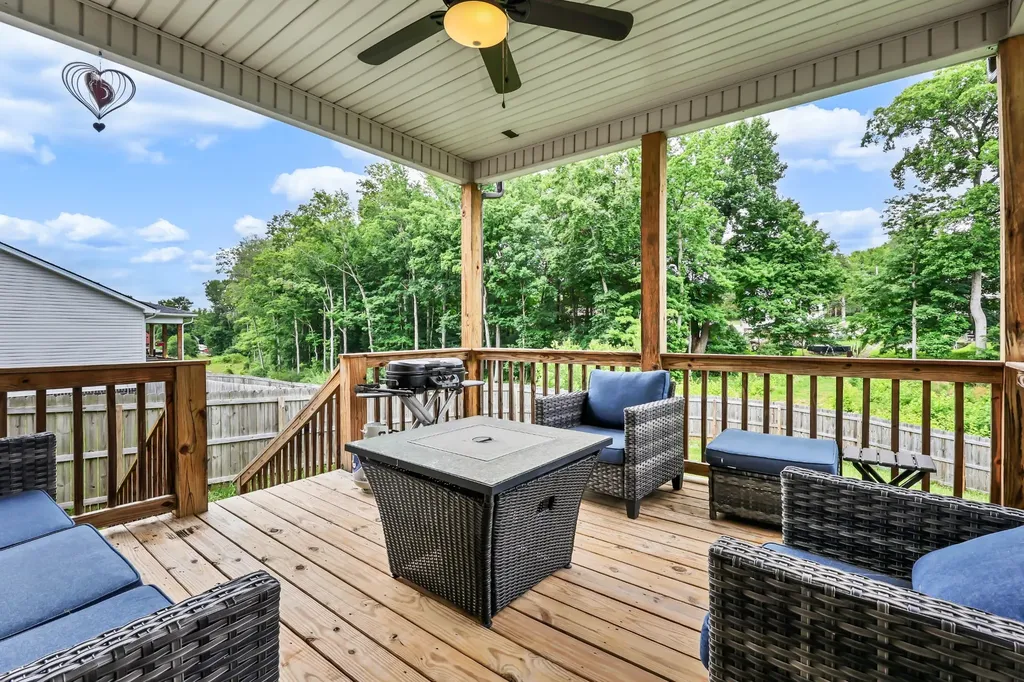 363 Barry Drive Clarksville TN 37040