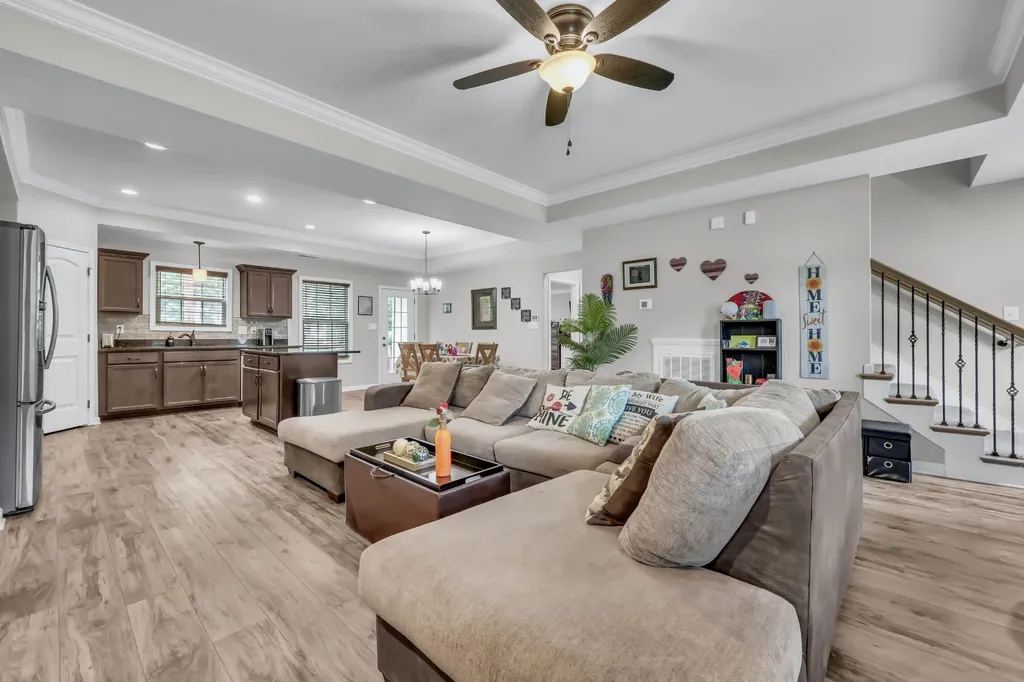 363 Barry Drive Clarksville TN 37040