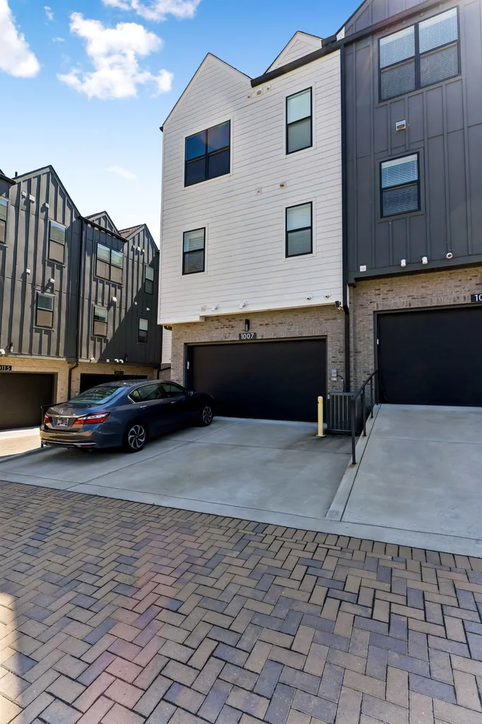 1007 44th Ave, N Nashville TN 37209