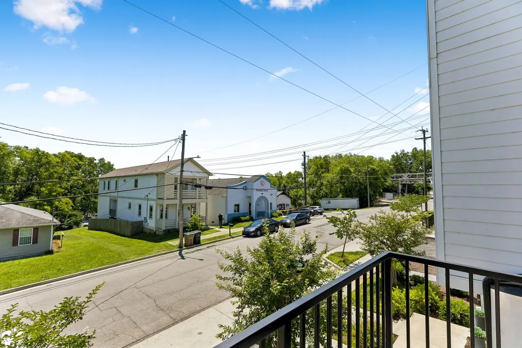 1007 44th Ave, N Nashville TN 37209