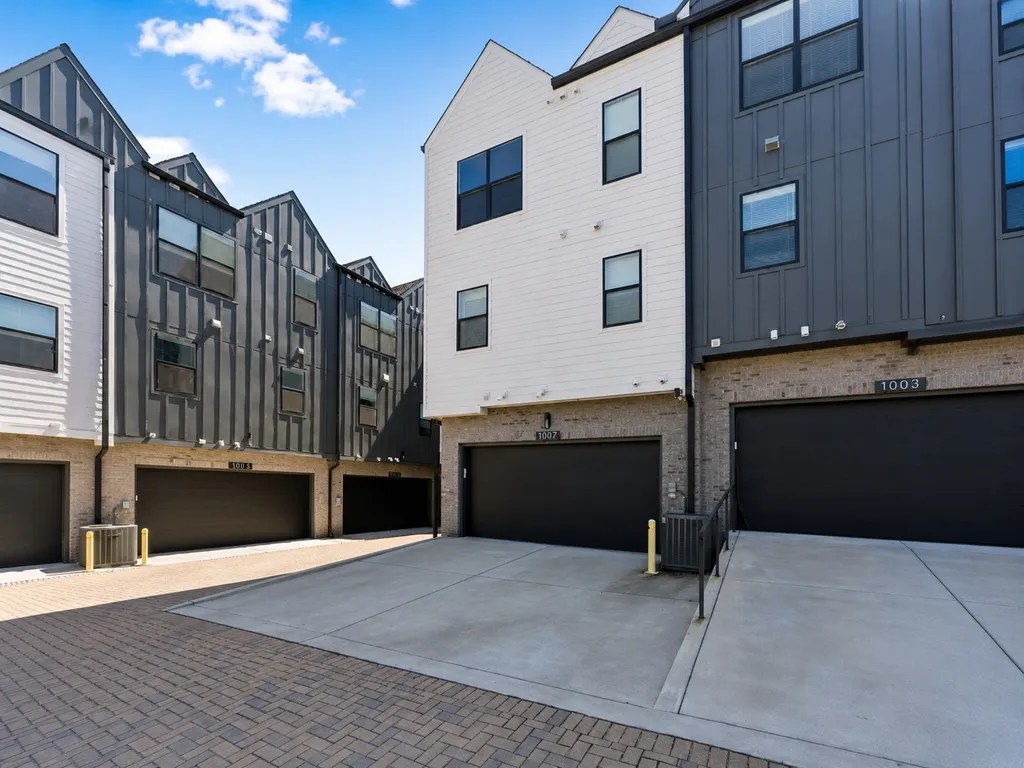 1007 44th Ave, N Nashville TN 37209