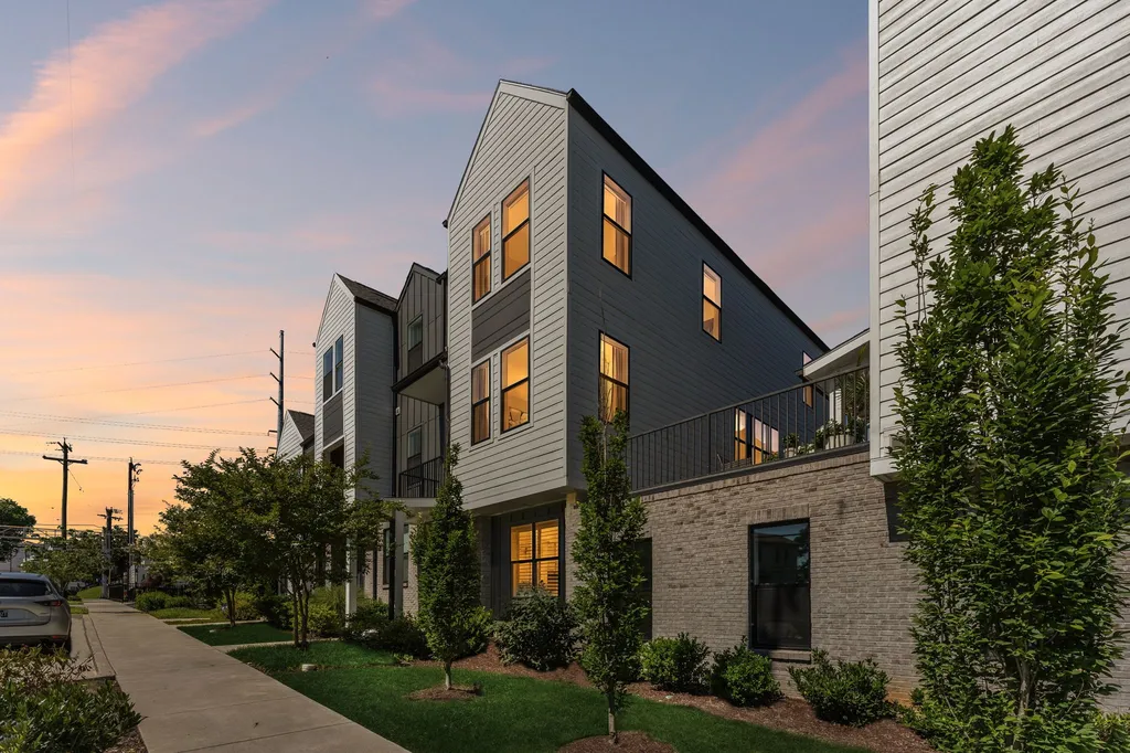 1007 44th Ave, N Nashville TN 37209