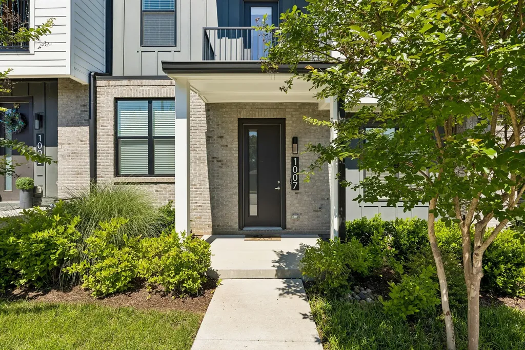 1007 44th Ave, N Nashville TN 37209