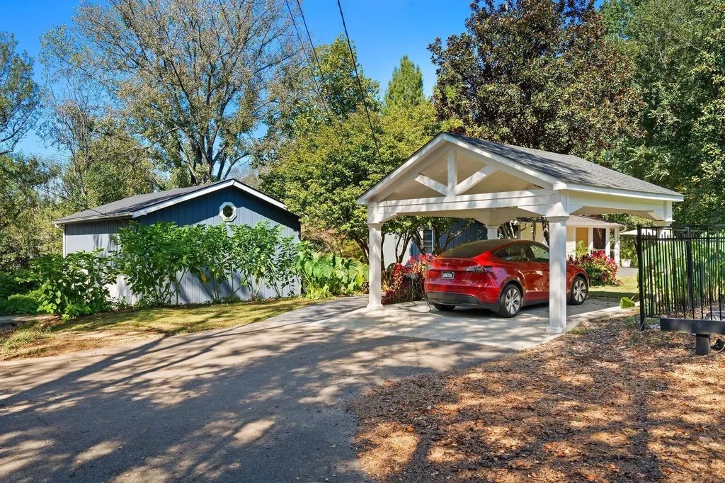 9032 S Harpeth Court Nashville TN 37221