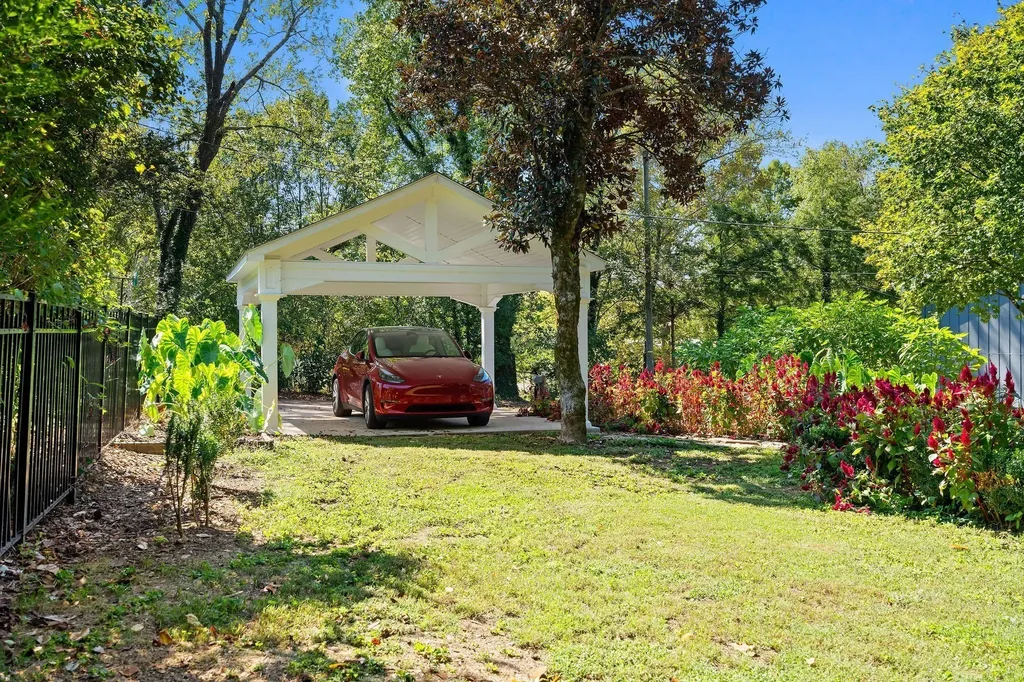9032 S Harpeth Court Nashville TN 37221