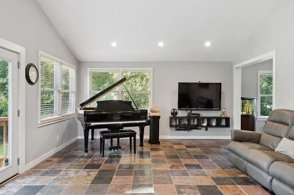 9032 S Harpeth Court Nashville TN 37221