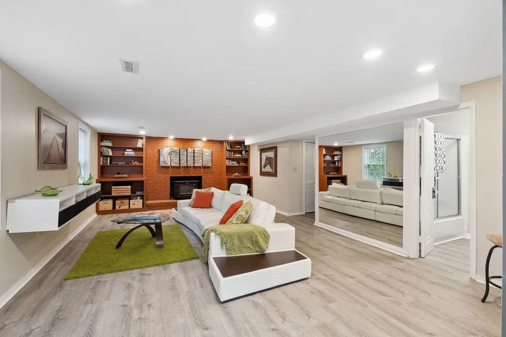 9032 S Harpeth Court Nashville TN 37221