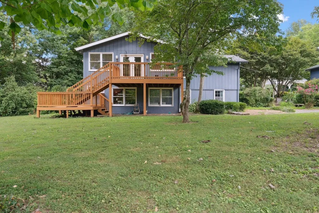 9032 S Harpeth Court Nashville TN 37221