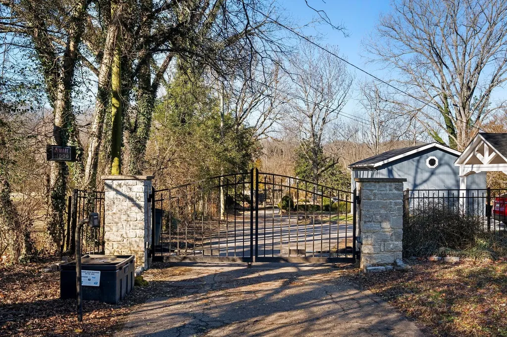 9032 S Harpeth Court Nashville TN 37221