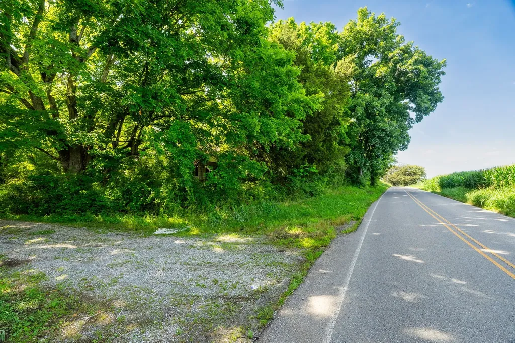 15 Highland Road Orlinda TN 37141