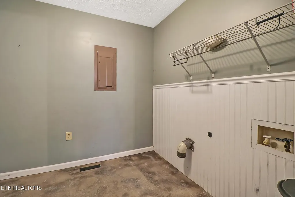 111 Meadow Creek Drive Crossville TN 38572