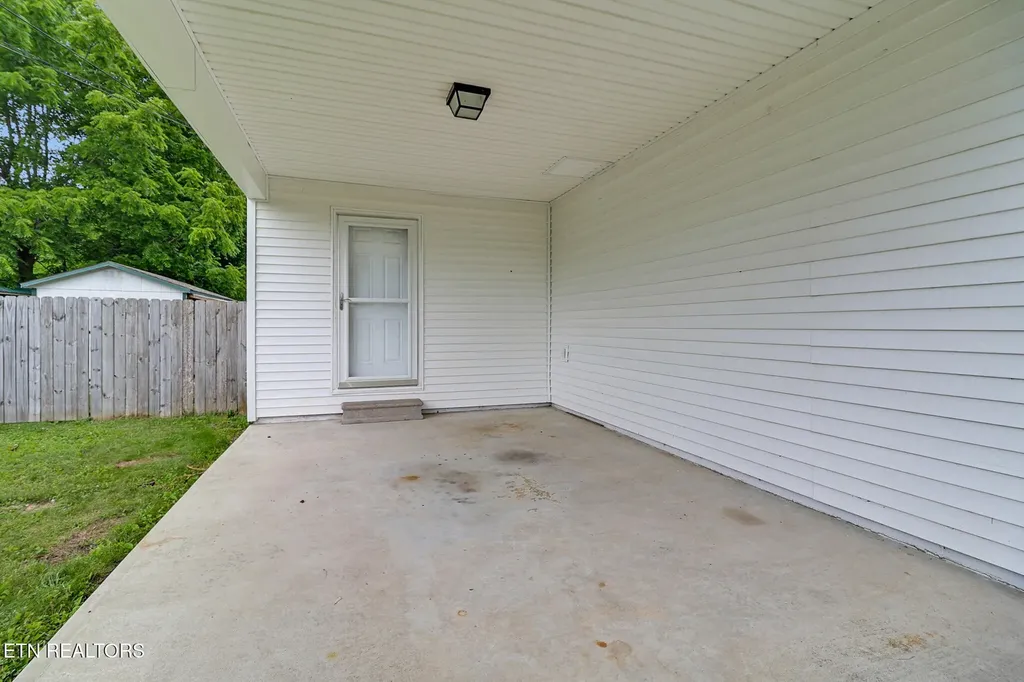 111 Meadow Creek Drive Crossville TN 38572