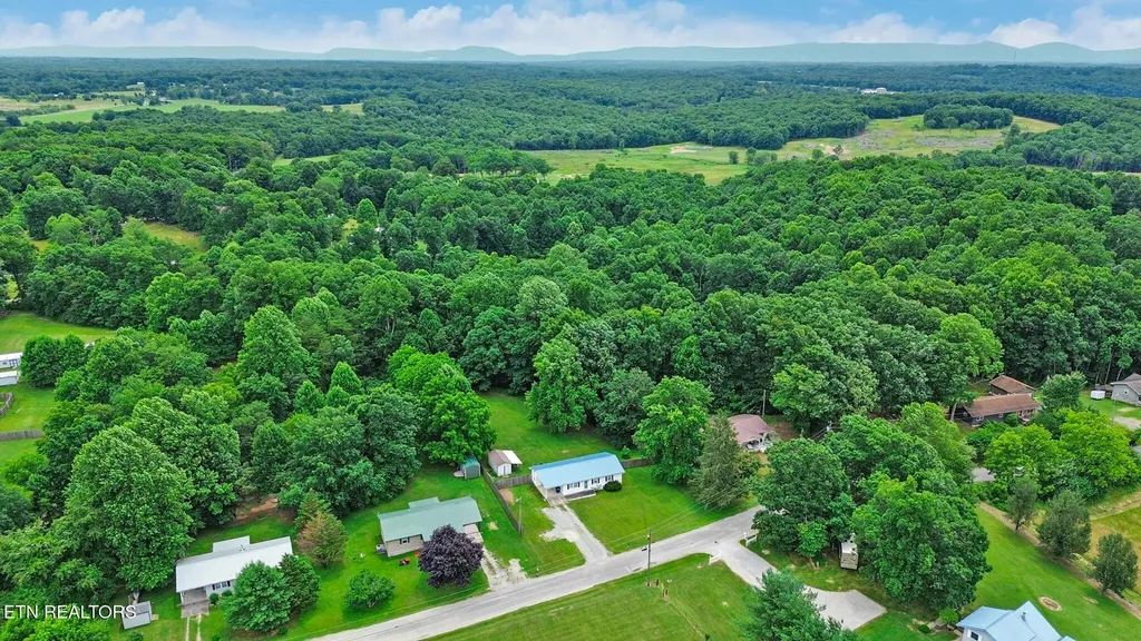 111 Meadow Creek Drive Crossville TN 38572