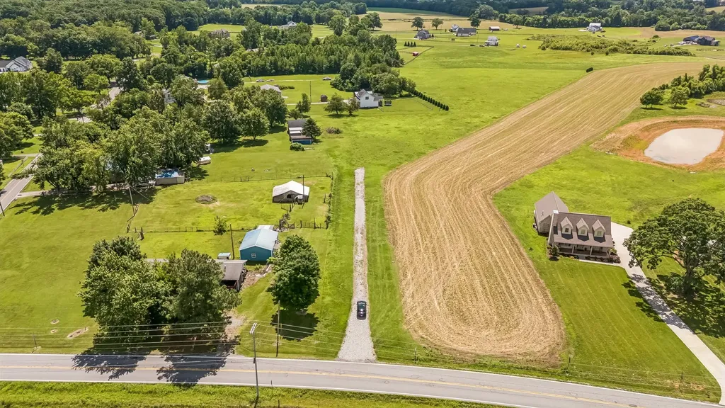 3409 Highway 76 Cottontown TN 37048