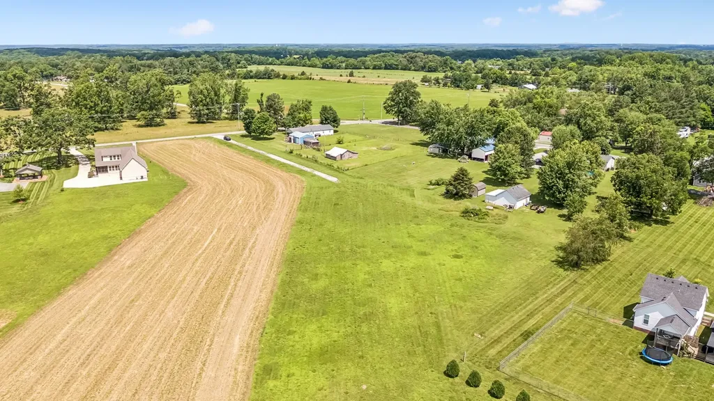 3409 Highway 76 Cottontown TN 37048
