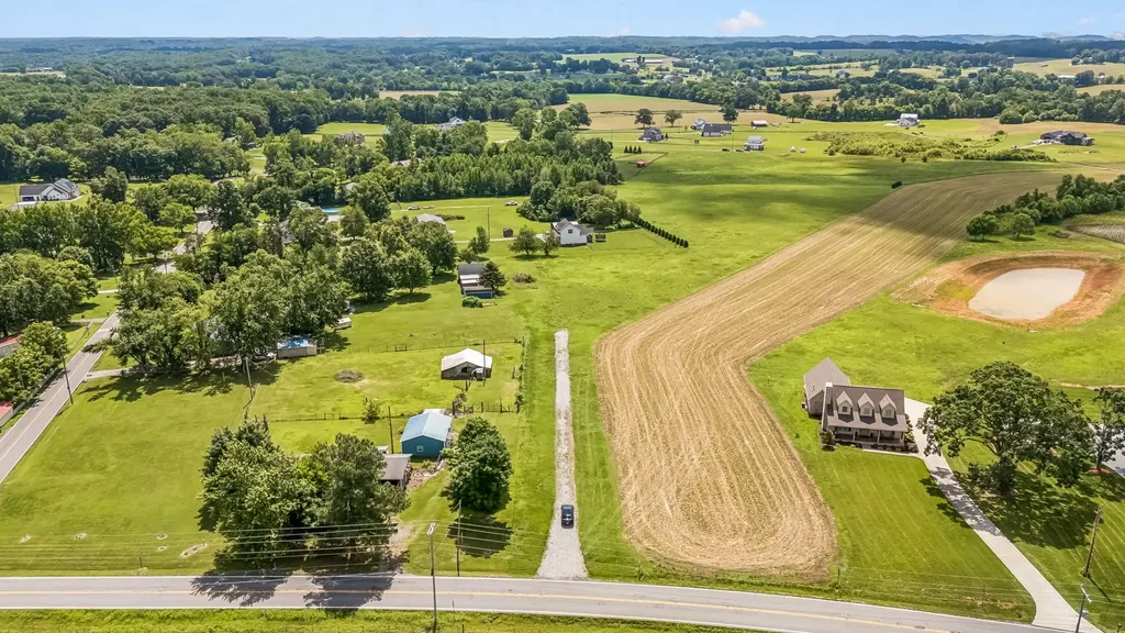 3409 Highway 76 Cottontown TN 37048