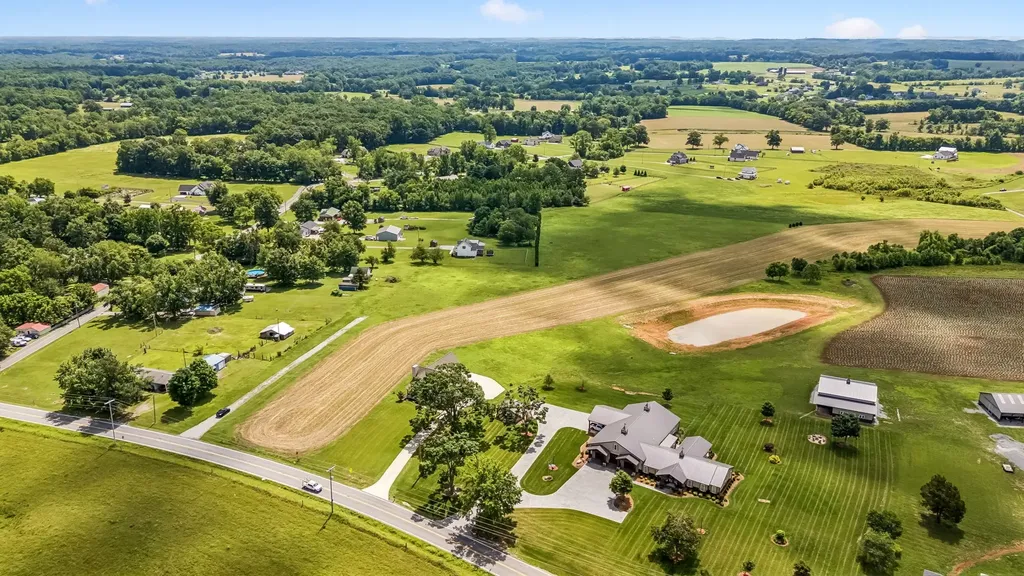 3409 Highway 76 Cottontown TN 37048