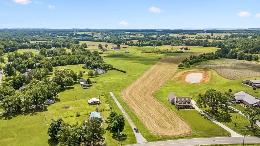 3409 Highway 76 Cottontown TN 37048