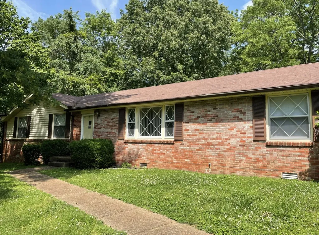 230 Downer Drive Clarksville TN 37042