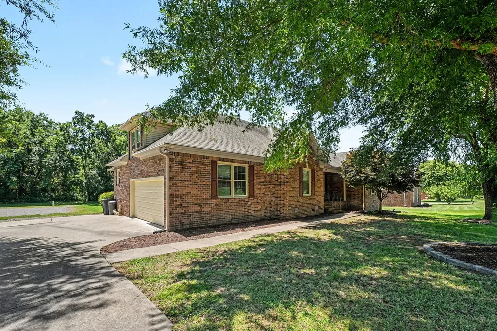 519 Redstone Drive Gallatin TN 37066