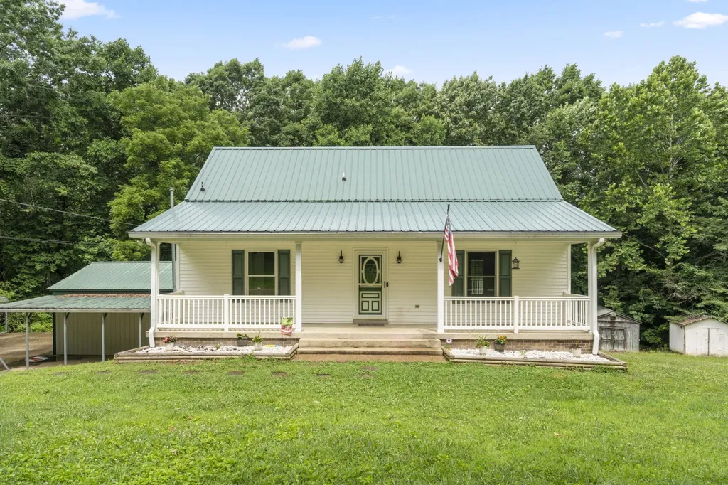207 Robinson Drive Dickson TN 37055