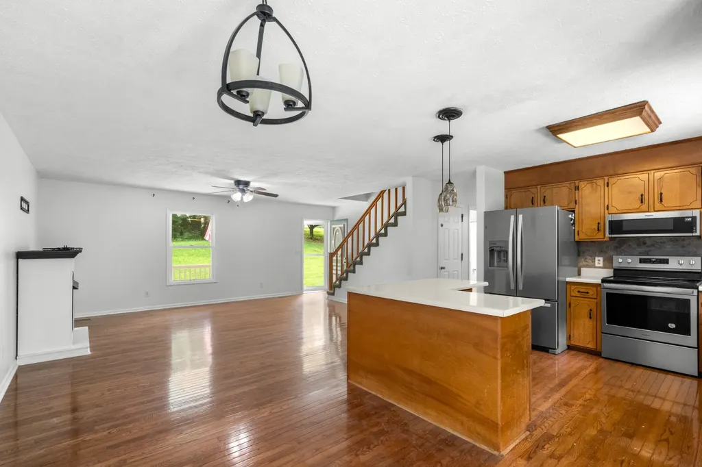 207 Robinson Drive Dickson TN 37055