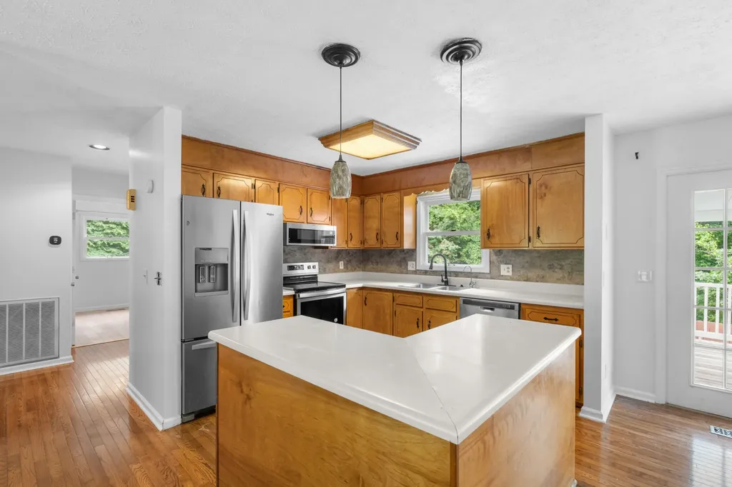 207 Robinson Drive Dickson TN 37055
