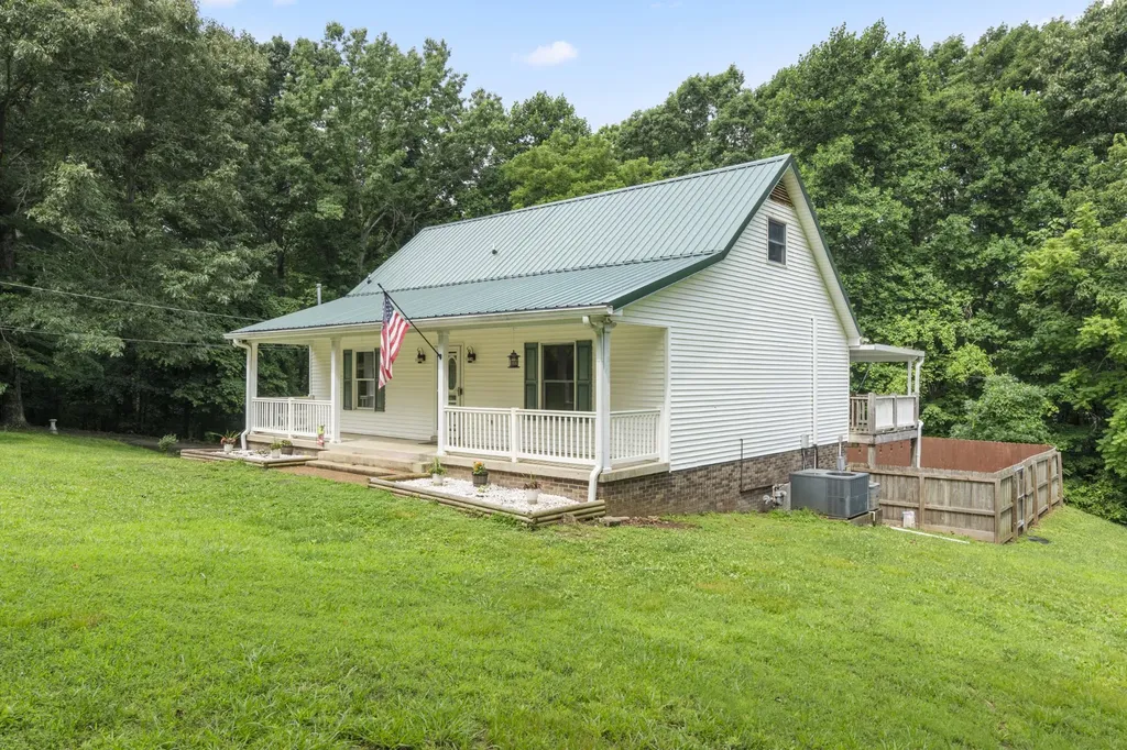 207 Robinson Drive Dickson TN 37055