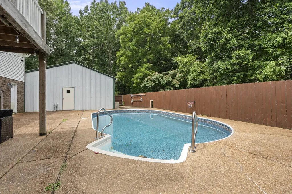 207 Robinson Drive Dickson TN 37055