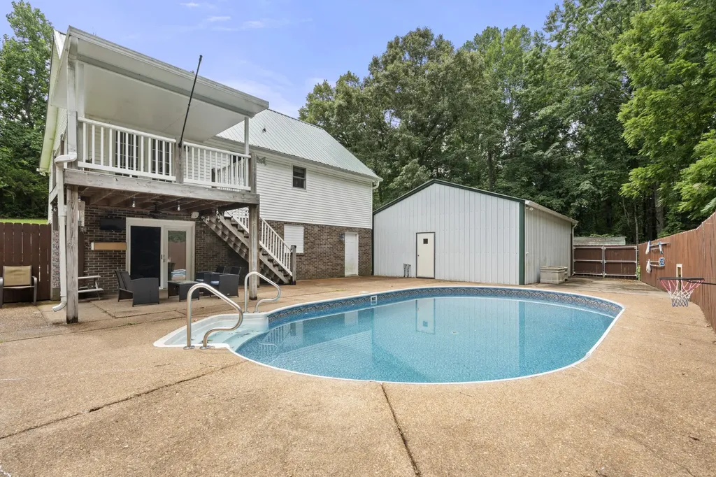 207 Robinson Drive Dickson TN 37055