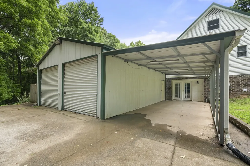 207 Robinson Drive Dickson TN 37055