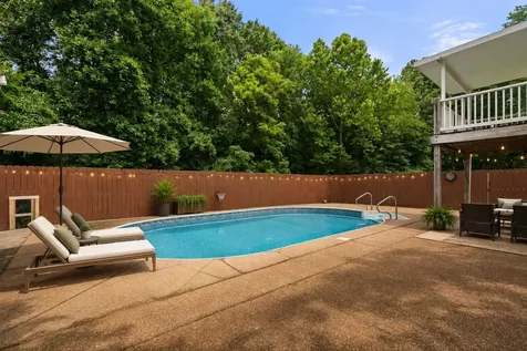207 Robinson Drive Dickson TN 37055